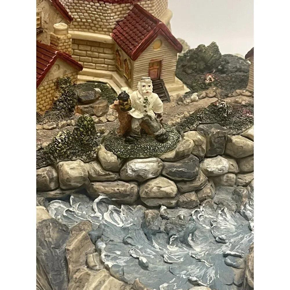 Lighthouse Reef Tabletop Decor 12” Music Box New England Keeper Harbor Cape READ